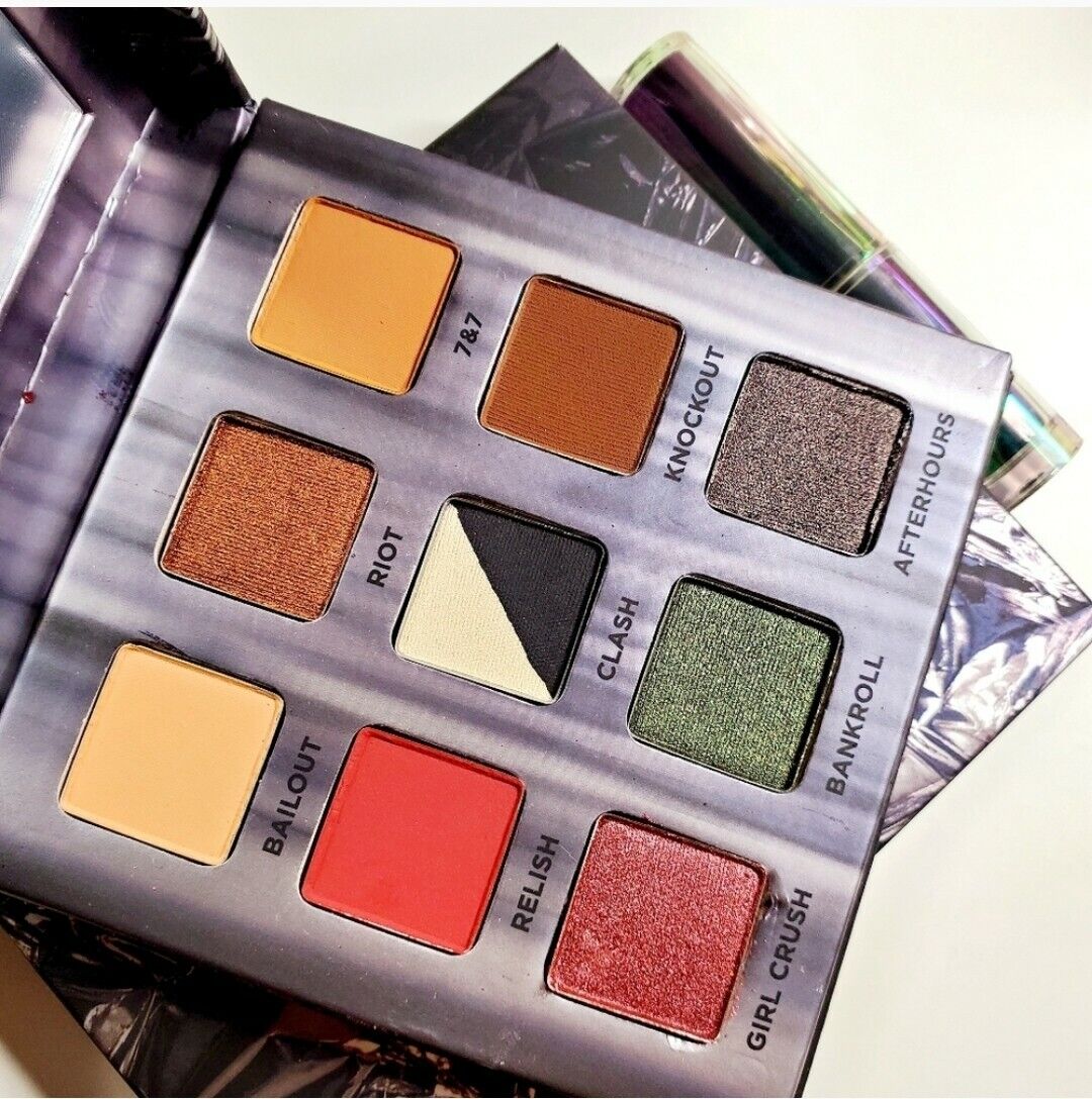 urban decay eyeshadow palette and travel